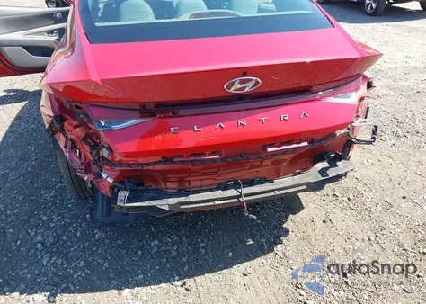 2022 Hyundai Elantra Sel from USA, damaged, VIN 5NPLM4AG8NH065595
